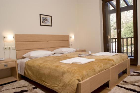 Samaria Village *